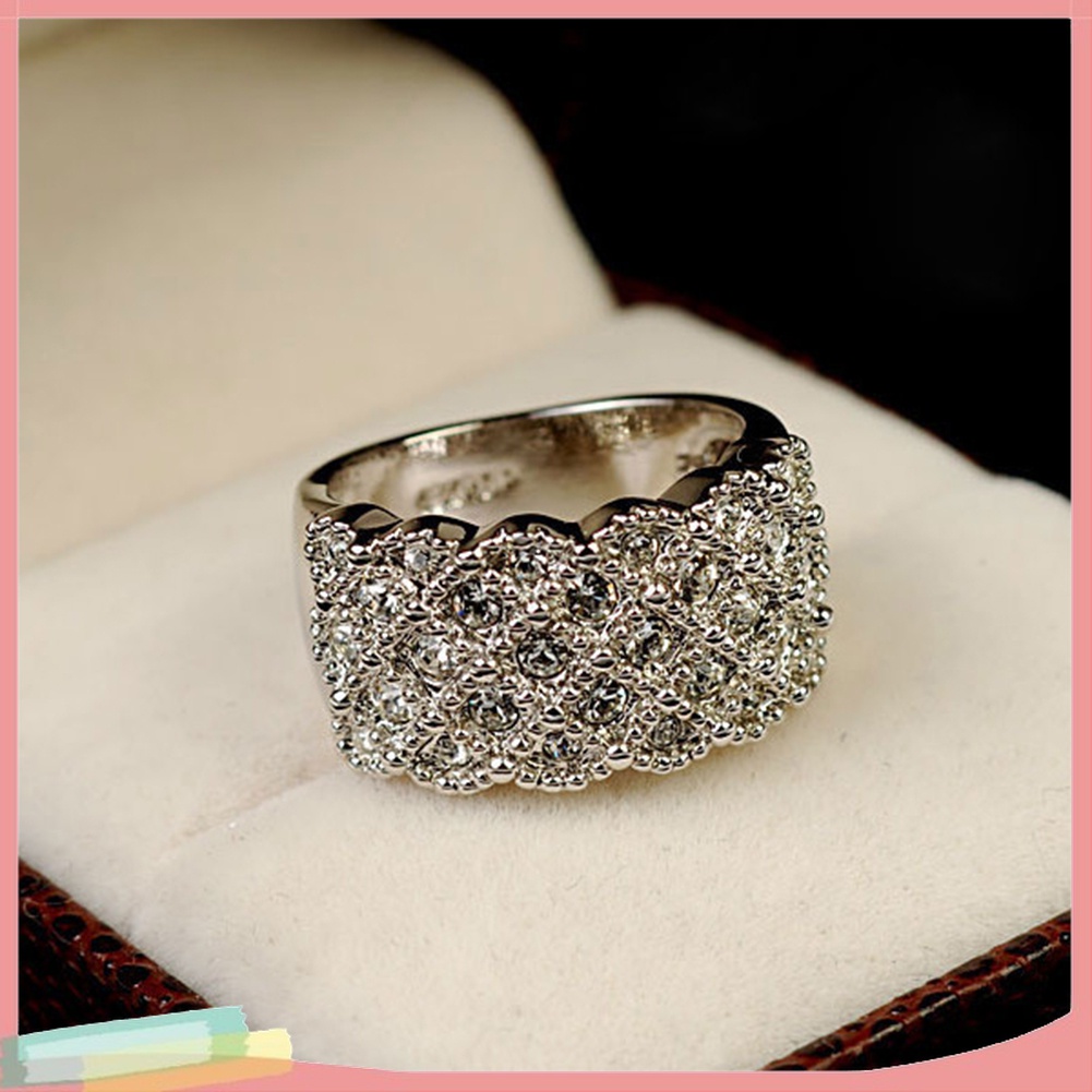 Nhẫn Đính Hôn Đính Đá Sang Trọng Cho Nữ