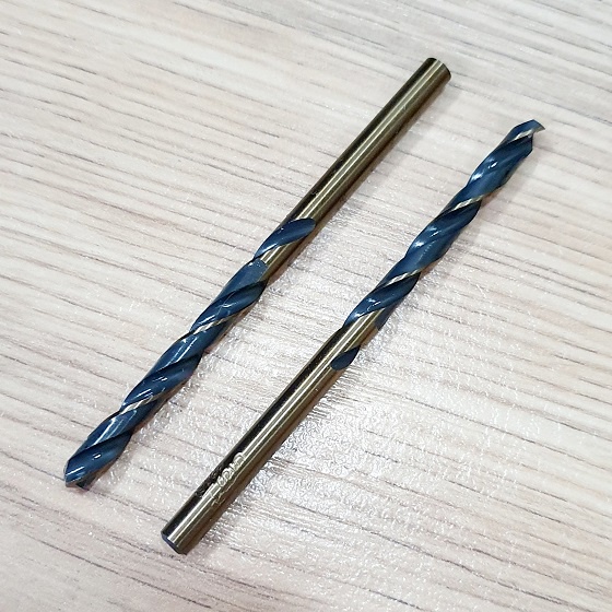 Set Gồm 2 Mũi Khoan 5,0mm Màu Vàng Đồng Đường Xoắn Màu Đen Chất Liệu Thép