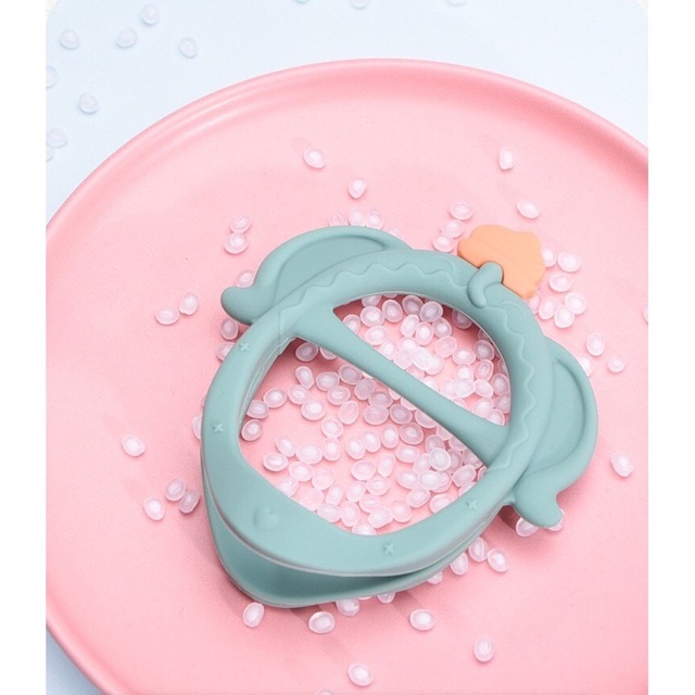 Đồ gặm nướu silicon chống rơi Minan cho bé
