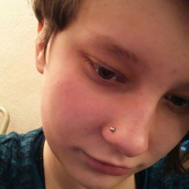 Khuyên Mũi Nam Châm Bằng Thép Không Gỉ