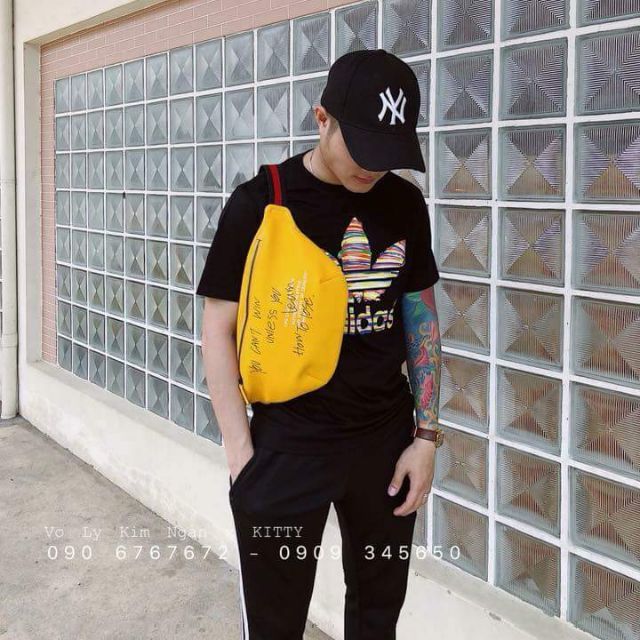 Áo đôi adidas.