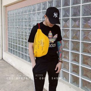 Áo đôi adidas.