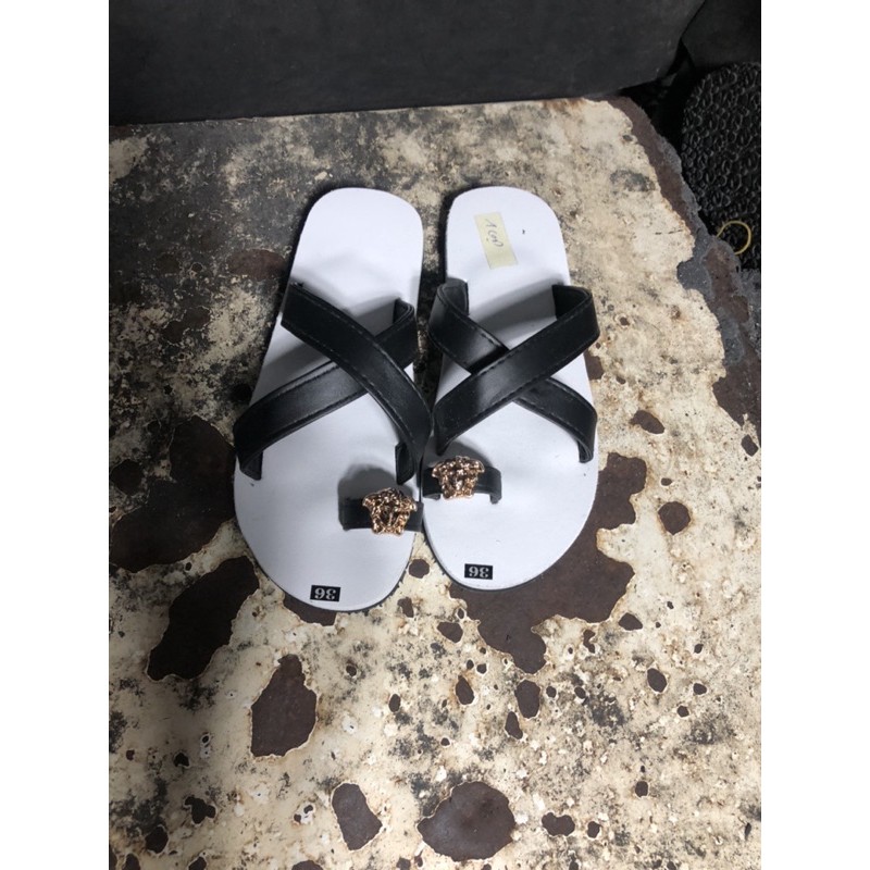 Dép xỏ ngón chéo đen nữ sandal đồng nai