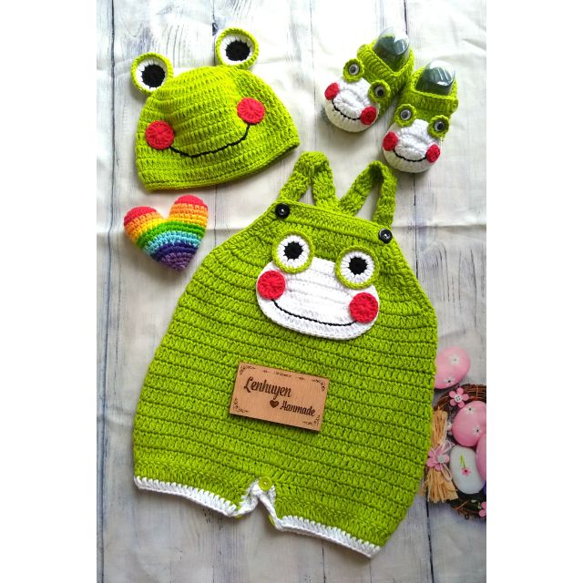 Set quần yếm + nón giày len handmade hình con ếch