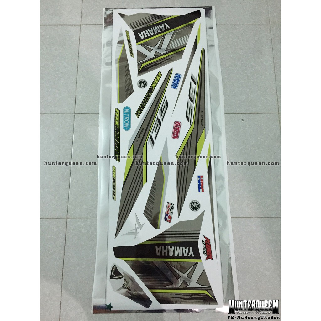 Tem rời Exciter 135. MX King chất  liệu crom. Dán xe xám mặt nạ đen. Đời xe 2011 đến 2014