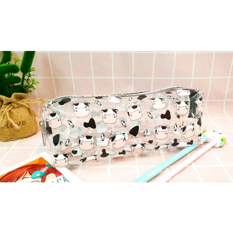 Bóp viết trong suốt hình BÒ SỮA