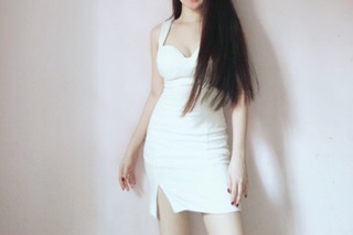 Đầm body 2 dây cúp ngực xẻ đùi