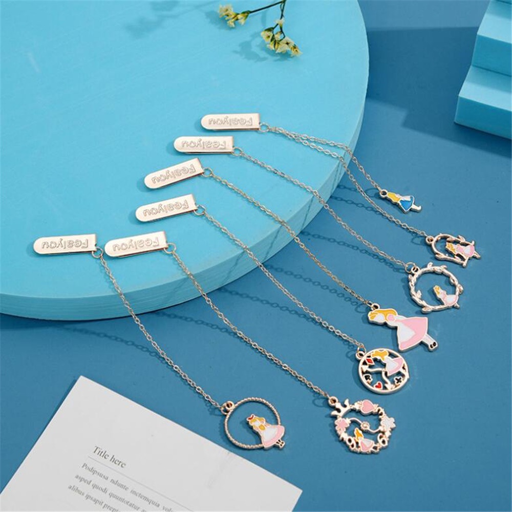 Bookmark Kẹp Sách Kim Loại Phối Charm Hình Alice - Mẫu 5