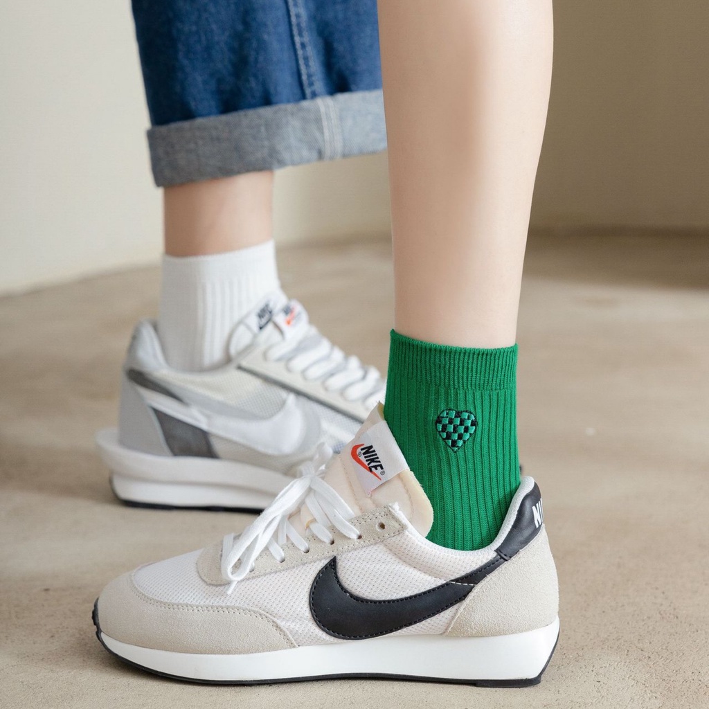 Tất cotton thêu sọc/ caro/ trái tim màu xanh lục ống vừa thời trang nam nữ