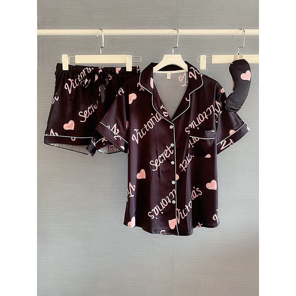 Bộ ngủ lụa Pizama đùi hoạ tiết chữ hàng cao cấp