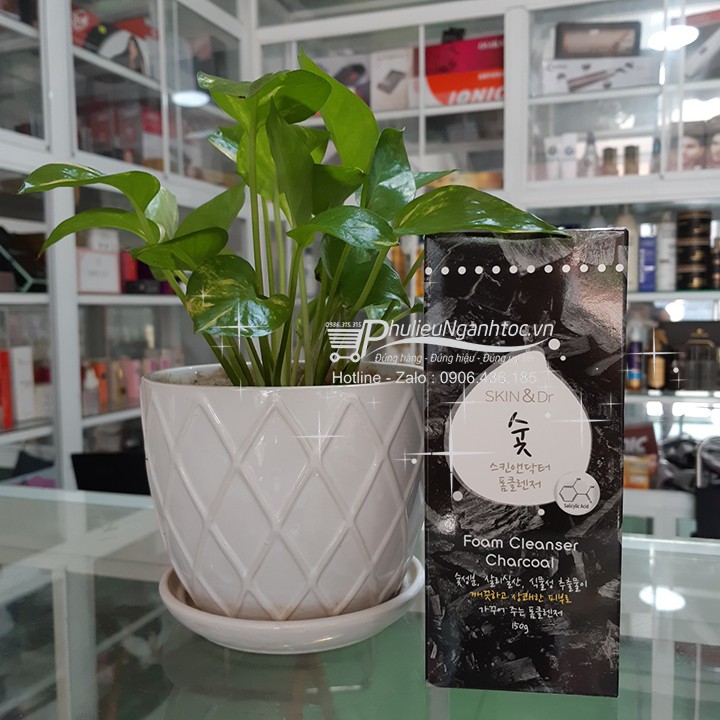 Sữa rửa mặt tẩy tế bào chết than hoạt tính Hàn Quốc