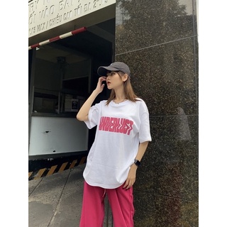 Áo thun oversize trắng in Wanderlust