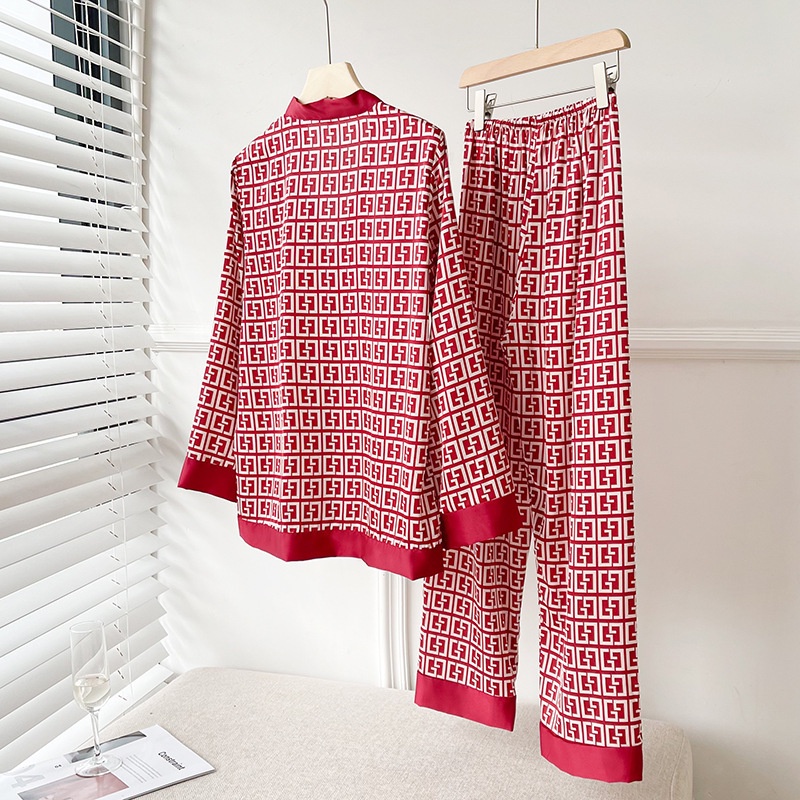 Bộ đồ ngủ vải lụa satin tay dài in họa tiết thời trang mùa xuân cho nữ