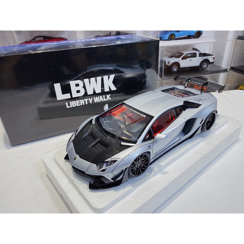 Xe mô hình tĩnh Lamborghini Aventador LibertyWalk Limited Edition