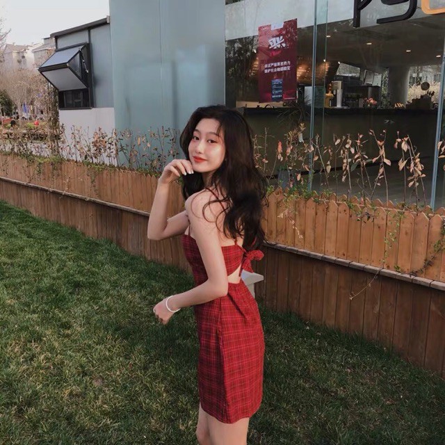 Váy hai dây caro kẻ đỏ nút nâu / Đầm hai dây hở lưng