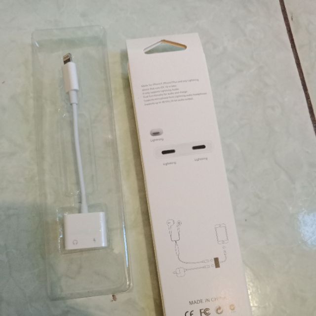 Cáp Chuyển Đổi 2 Trong 1 Vừa Sạc Vừa Cắm Tai Nghe Chuyển 2 Cổng OKSJ Cho ipX/8/7plus/6s/6P