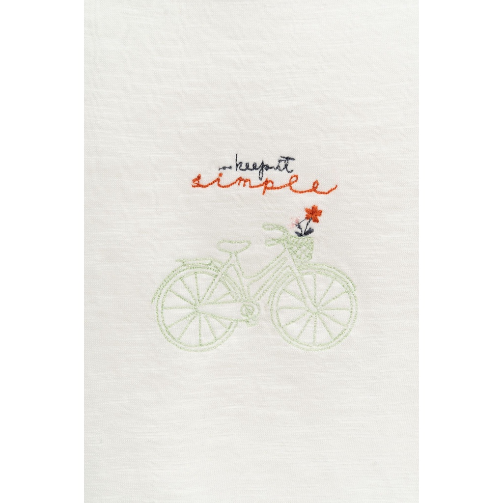 Áo thun trắng nữ MADELEN thêu flower | BigBuy360 - bigbuy360.vn