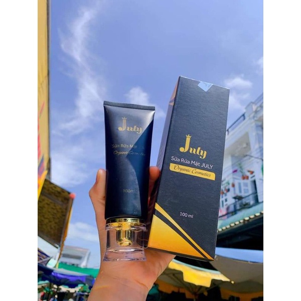 Sữa Rửa Mặt Làm Sạch Da Cấp Ẩm July
