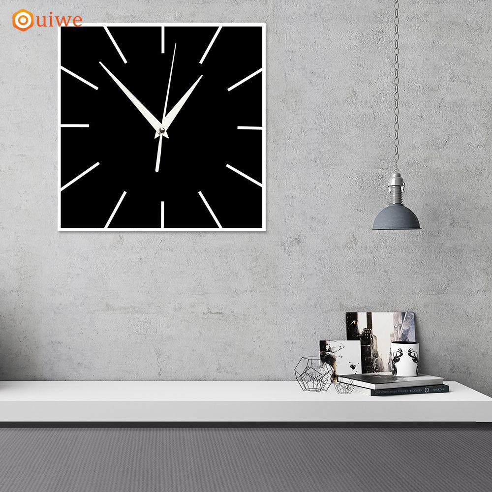 Đồng hồ treo tường hình vuông trang trí phòng khách