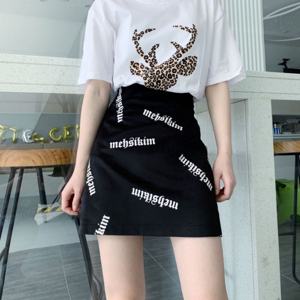 [Mã FAMAYWA giảm 10K đơn 50K] Chân Váy Chữ A In Họa Tiết Graffiti Thời Trang 2021 | BigBuy360 - bigbuy360.vn
