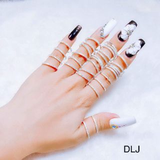 Nhẫn 1 hàng đá đơn giản, bạc ta