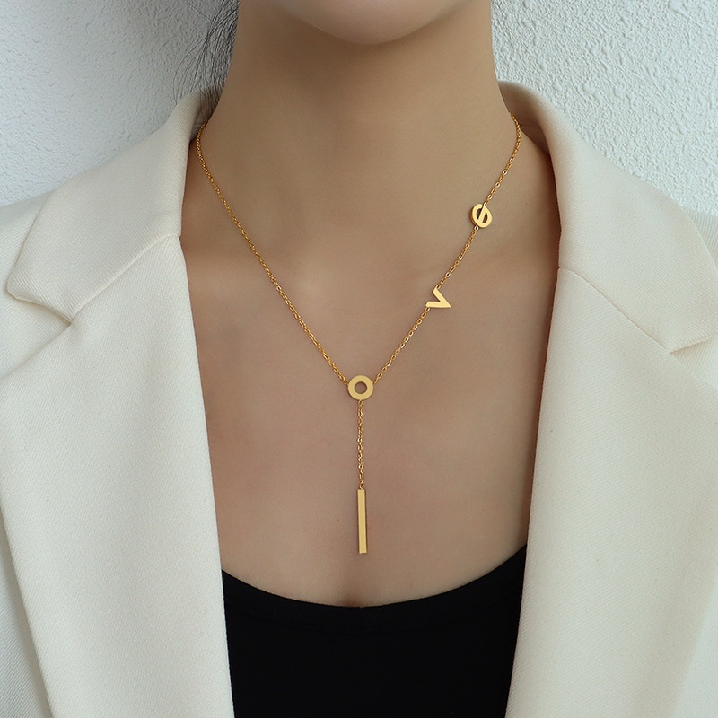 Dây Chuyền Thép Titan Mạ Vàng 18k Mặt Hình Chữ love Không Phai Màu