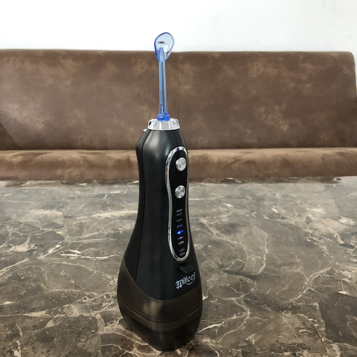 Máy tăm nước cầm tay nhãn hiệu Unifeel HF-6 CÔNG SUẤT 21W - CHÍNH HÃNG BẢO HÀNH 12 THÁNG