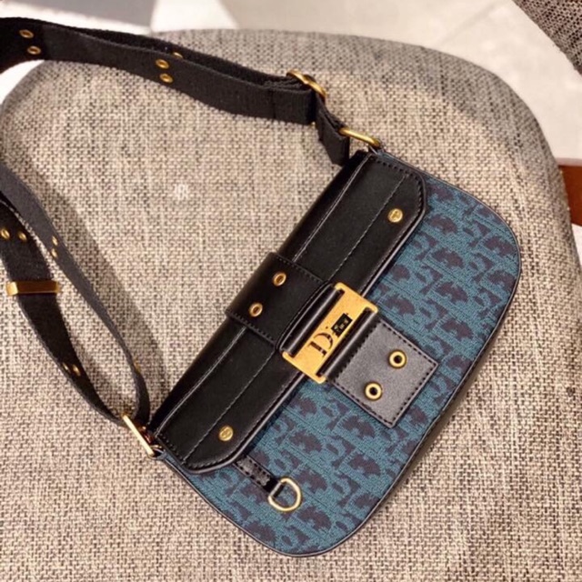 Túi đeo chéo size 23cm