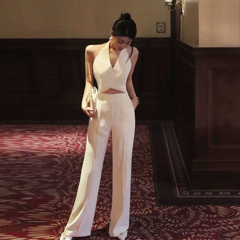 Bộ jumpsuit cổ yếm Phong cách thanh lịch cho mọi cô nàng, thích hợp đi chơi, đi du lịch với bạn bè