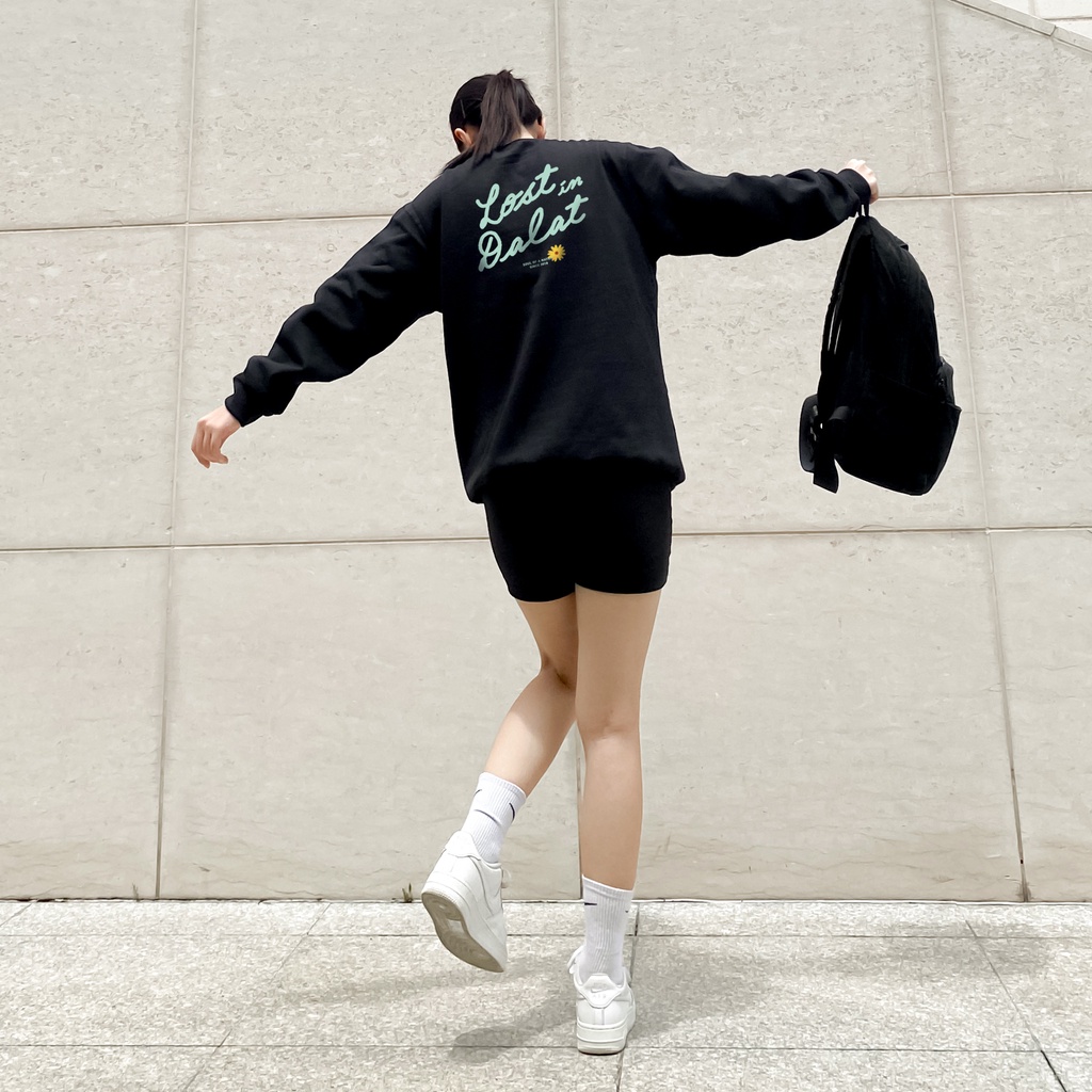 Sweater unisex In Lost in Dalat - Lạc giữa Đà Lạt form basic vải nỉ cotton SOUL OF A NATION - Đen / Trắng | BigBuy360 - bigbuy360.vn