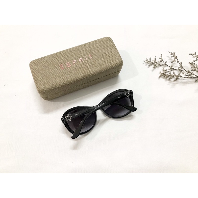 Kính Esprit chính hãng mua sale tại Anh