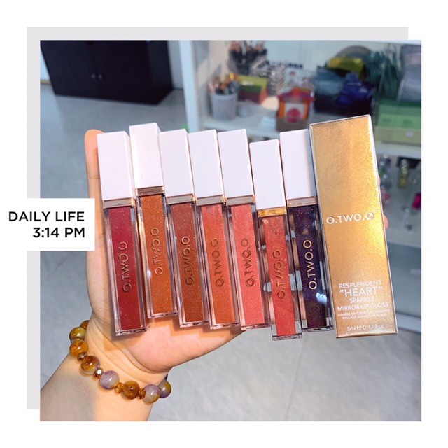 Son bóng kim tuyến O.Two.O giao màu ngẫu nhiên | BigBuy360 - bigbuy360.vn