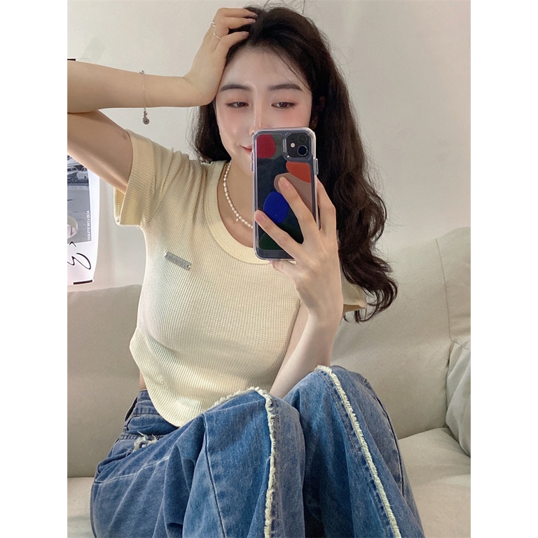 Áo Thun Nữ Tay Ngắn Dáng Ôm Cổ Chữ U