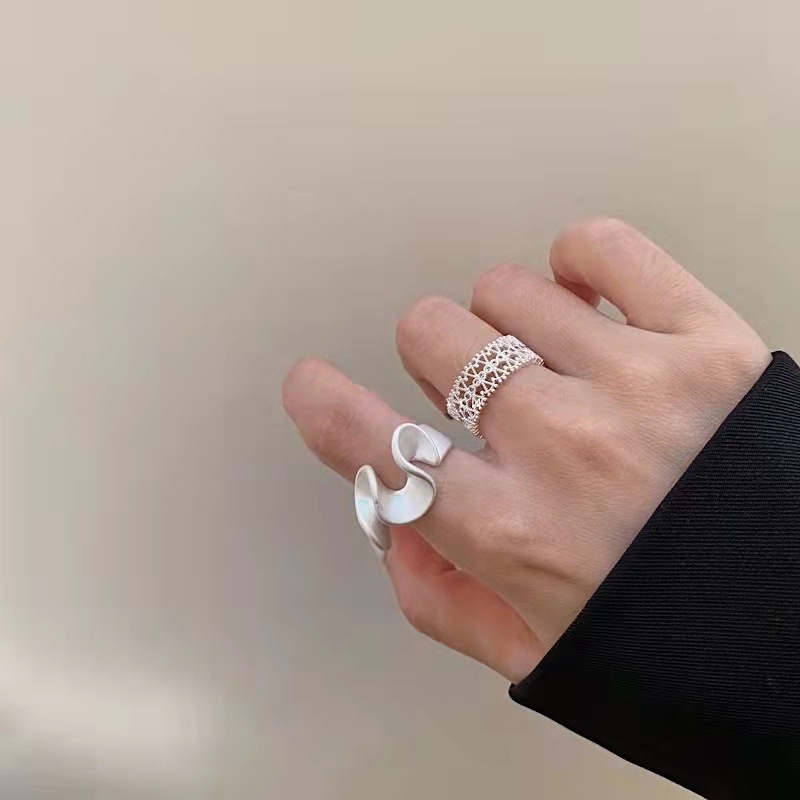Nhẫn Đeo Tay Thiết Kế Gợn Sóng Độc Đáo