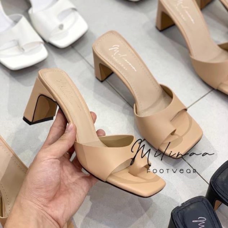 Giày dép  khách  chọn  Live