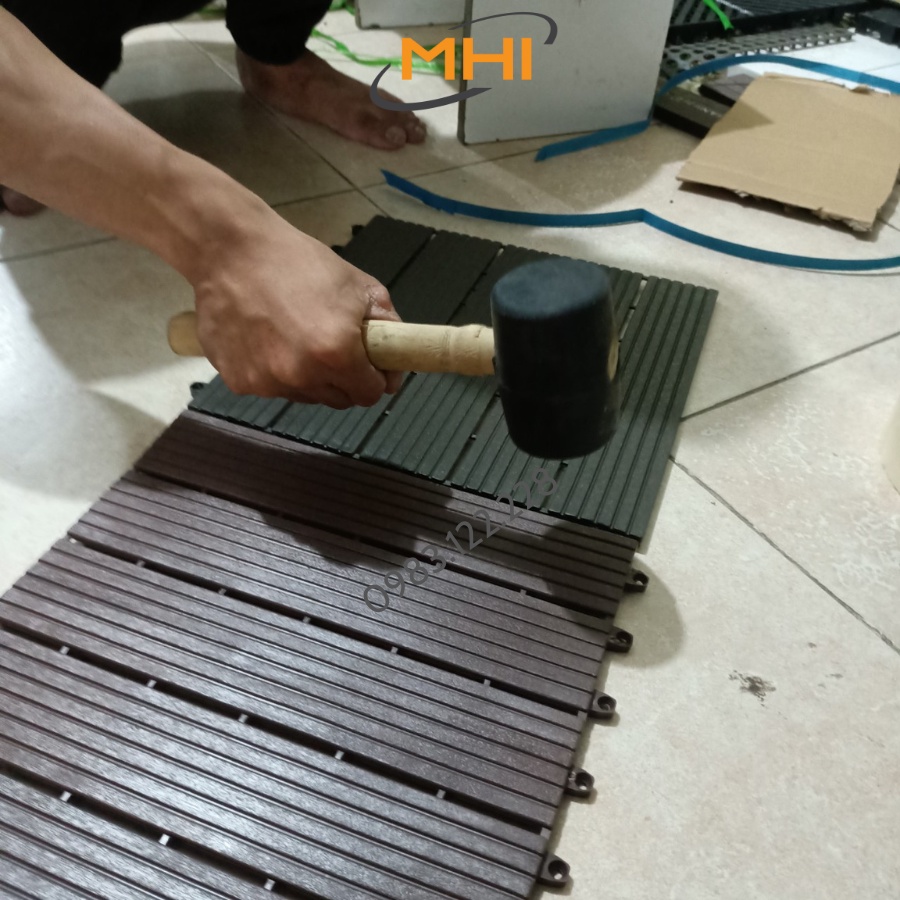 Phụ kiện Búa Cao Su  hỗ trợ lắp tấm lót sàn ban công, gara, sân vườn, bể bơi nhà tắm