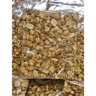 Kẹo Đậu Phộng Nhà Làm Đặc Biệt Thơm Giòn loại cây 10 miếng 950gr