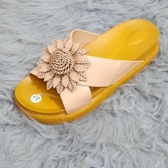 DÉP ĐẾ BÁNH MÌ GẮN HOA NỮ 3CM (TĂNG 1 SIZE)