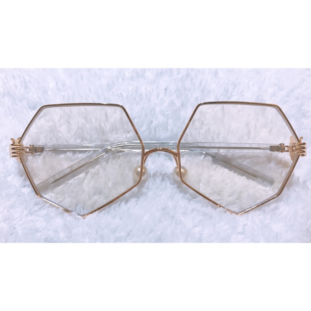 Mắt kính Olwen ( hình chụp thật )