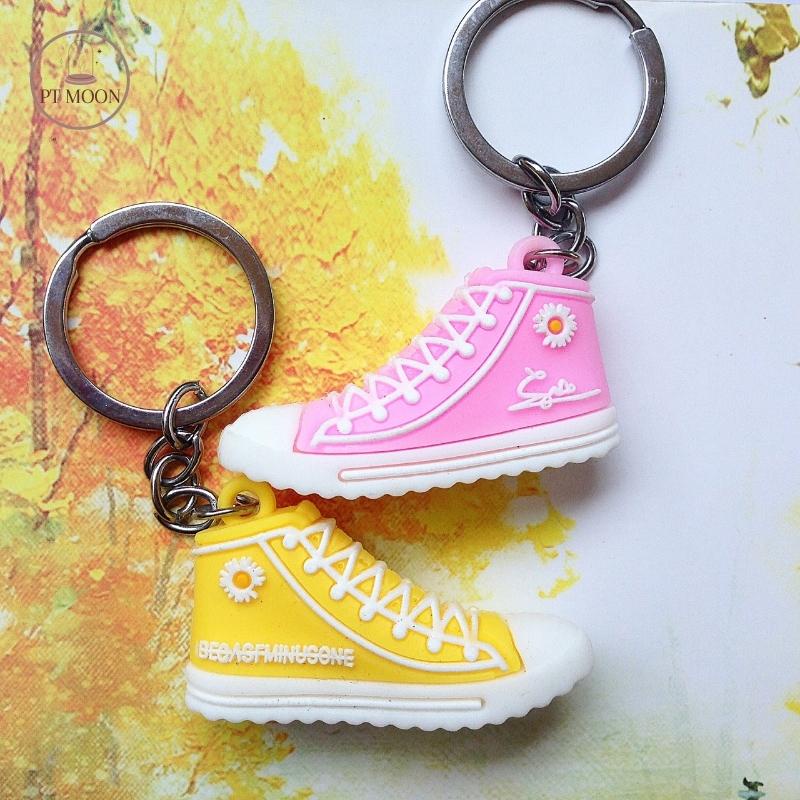 Móc Khóa Xe Máy 💥 FREESHIP 50K 💥 Ô Tô Treo Balo Cặp Sách, Móc Chìa Khóa Cute - Móc Khóa Giày Sneaker - PT Moon.