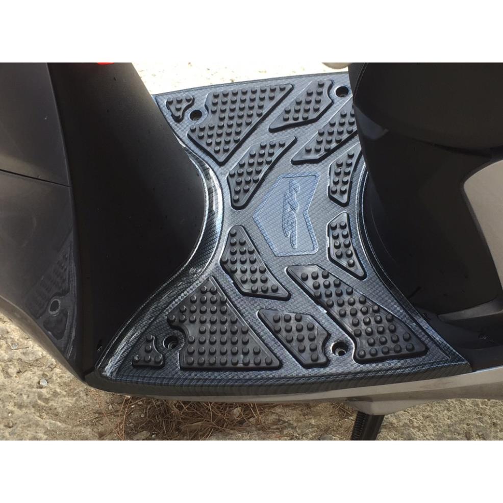 Thảm để chân SH 2012-2016 và 2017 - 2019 Nhựa ABS Vân Carbon