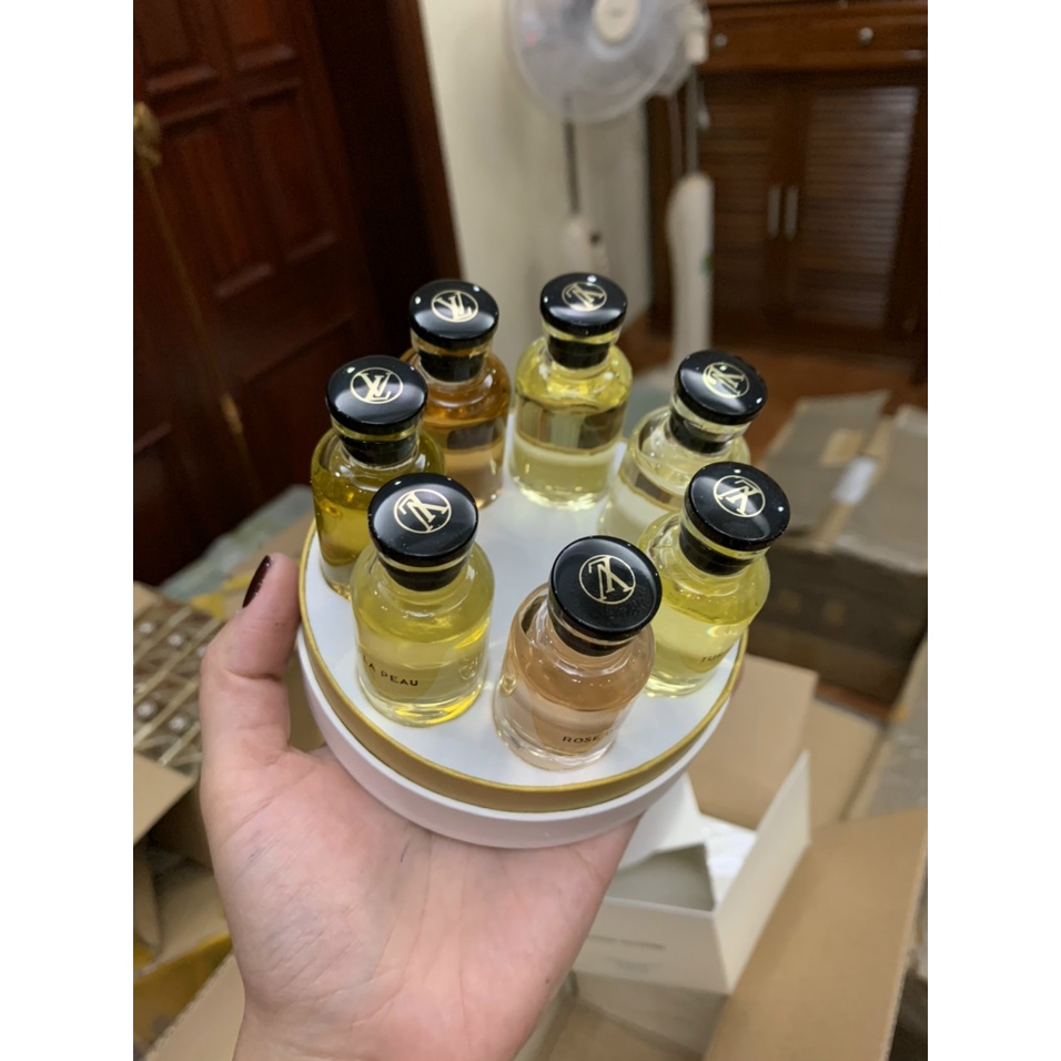 Mới - SET NƯỚC HOA L.V 7 CHAI MINI supe 10ml