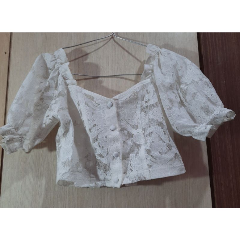 pass áo croptop tay phồng Hnoss.