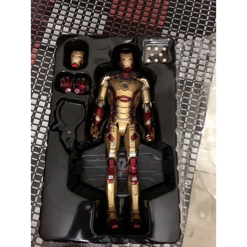 Mô hình đồ chơi Iron Man Mark 42 mk 42 vàng hãng hochoi Haocaitoy - Avengers