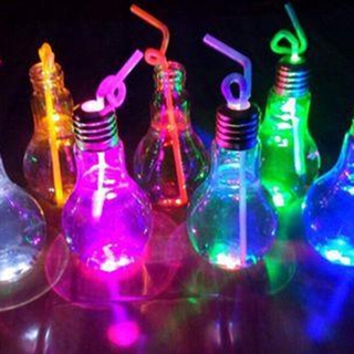 Bình Nước Hình Bóng Đèn Dạ Quang Độc Đáo