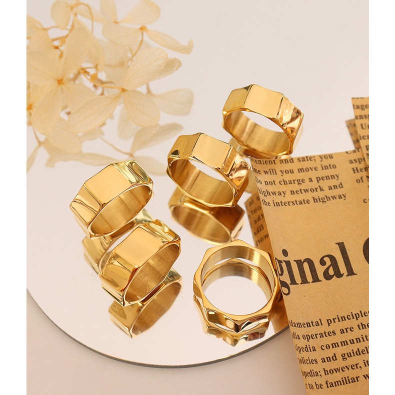 Nhẫn titan kiểu trơn vát 8 cạnh độc đáo không gỉ WR2207