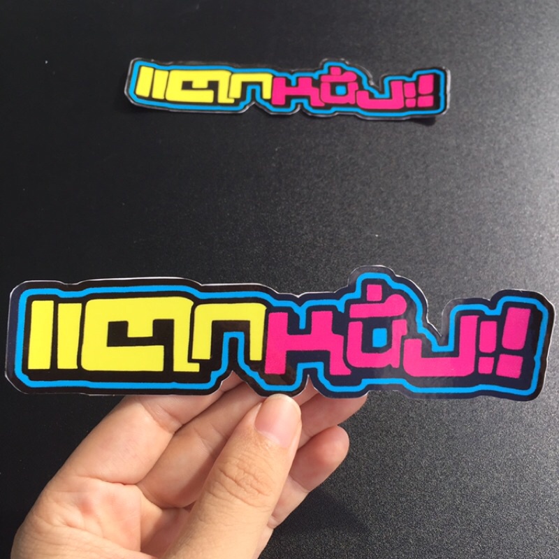 Logo chữ thái 7 màu. Sticker Thái, hình dán chống nước. Tem trang trí xe máy, vali, nón bảo hiểm, điện thoại, laptop…