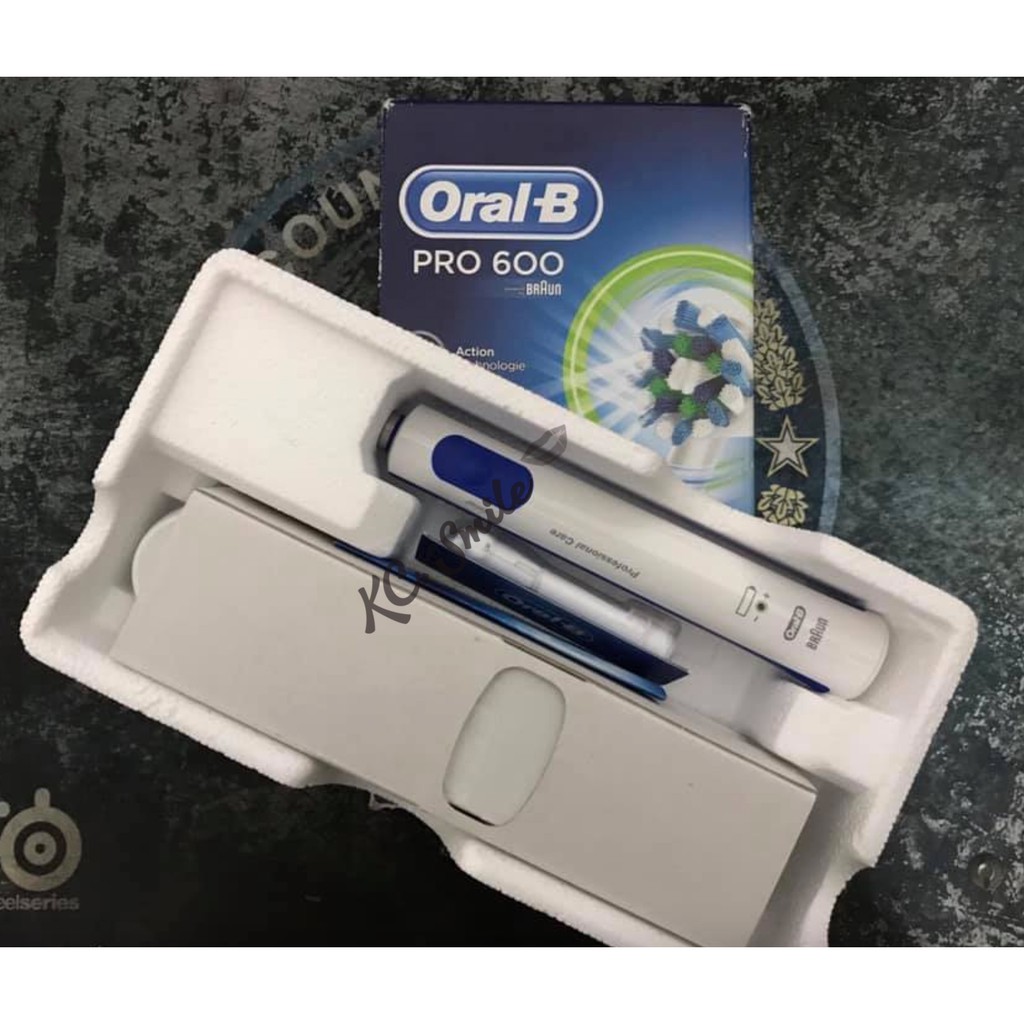 Bàn chải điện Oral B Pro 600, 700 - Bàn chải điện giúp làm trắng và sạch răng hiệu quả [Chính Hãng]