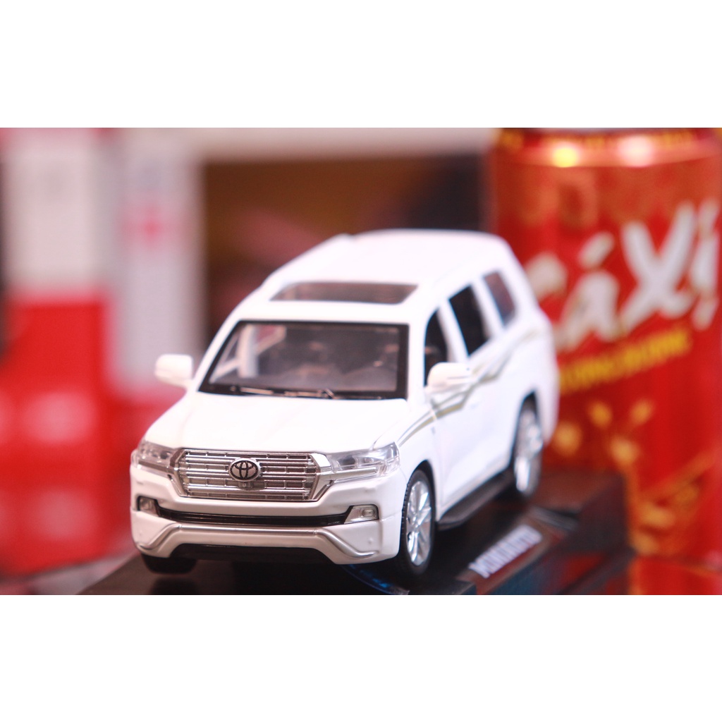 Đồ chơi Xe mô hình hợp kim Toyota Land Cruiser cao cấp tỷ lệ 1:32