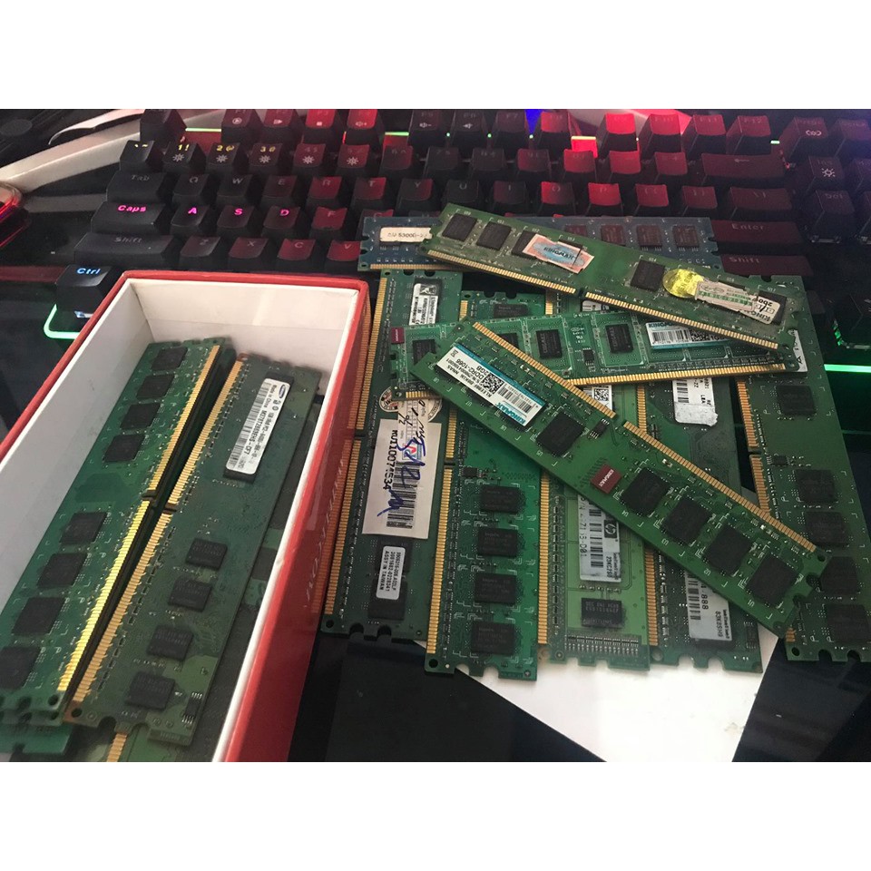 Ram PC DDR2 1Gb Bus 667/800 Chân Đẹp Long Lanh